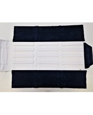 Rotolo blu interno bianco con strisce forate per orecchini