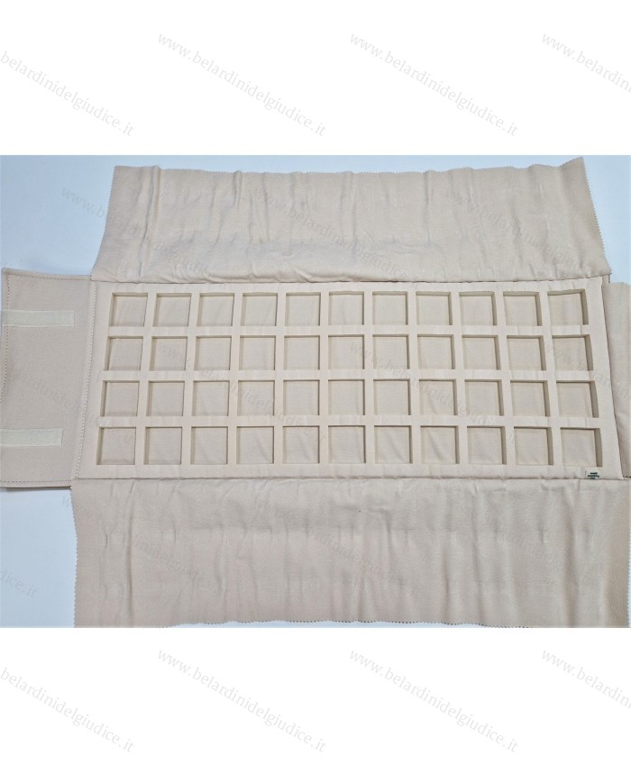 Rotolo cuoio interno panna a 44 caselle