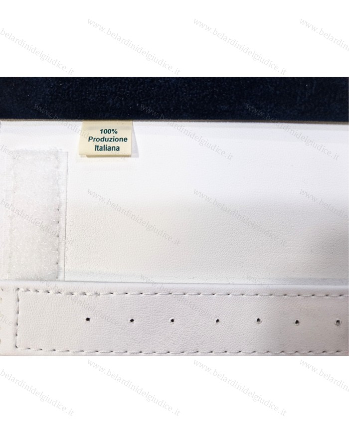 Rotolo blu interno bianco con strisce forate per orecchini